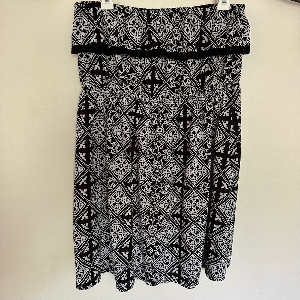 Faded Glory Black and White Smocked A-Line Skirt